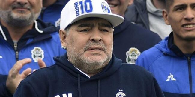 Kalp Kirizi Geçiren Dünya Yıldızı , Diego Maradona hayatını kaybetti!